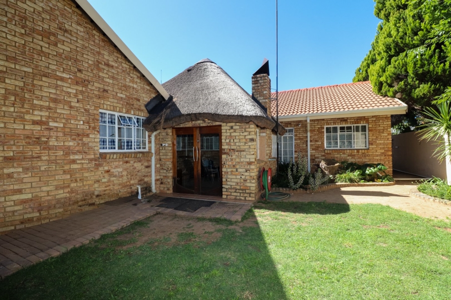 3 Bedroom Property for Sale in Flimieda North West